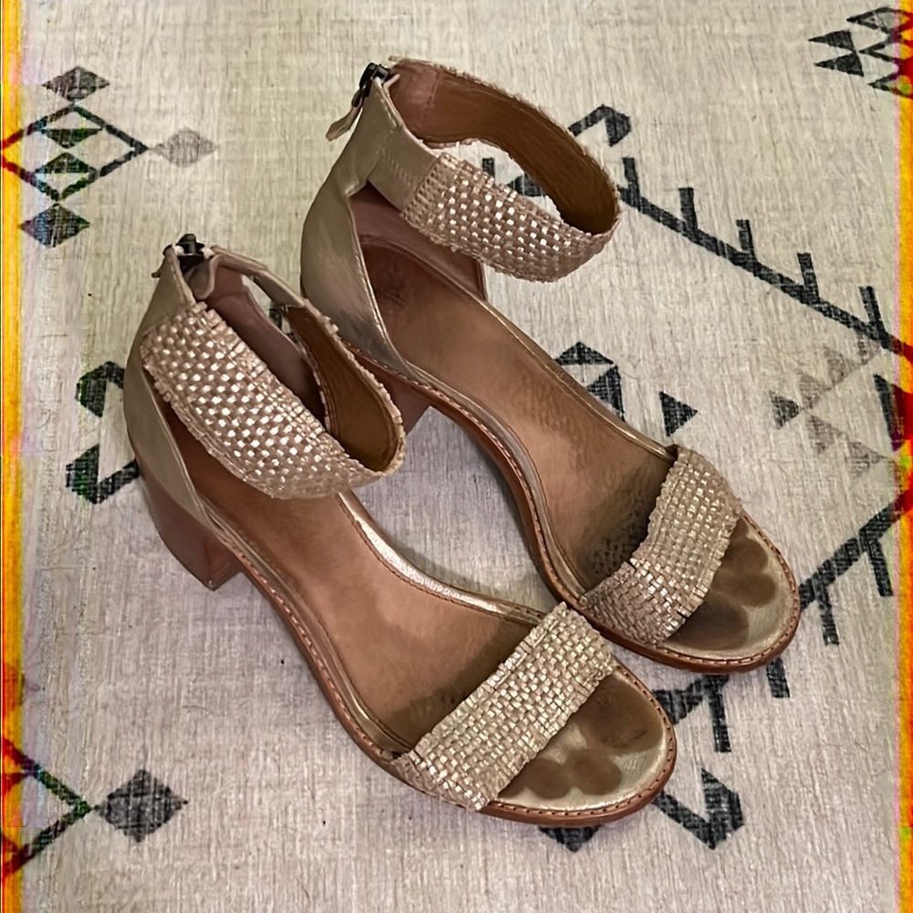 Frye Brielle gold